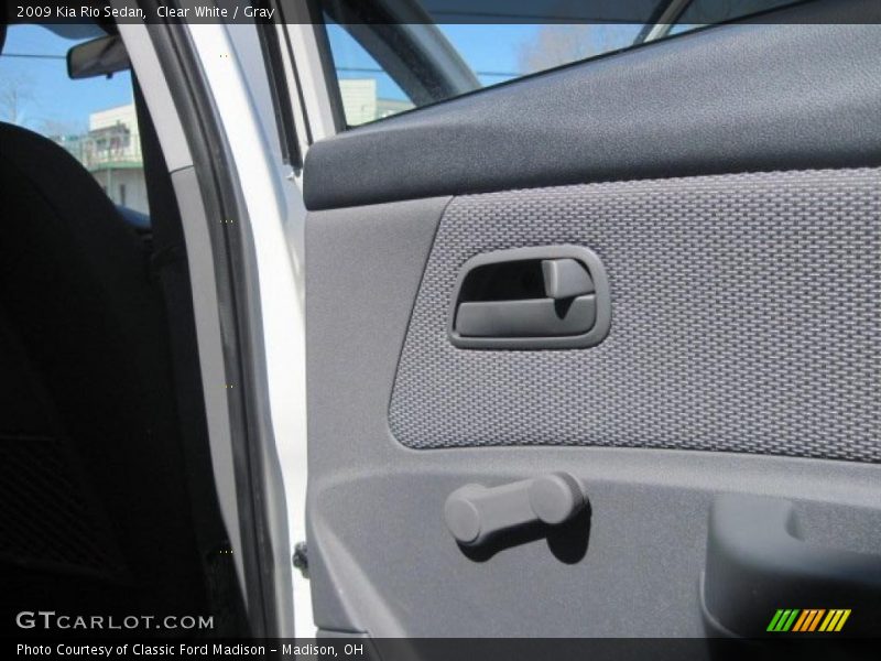 Clear White / Gray 2009 Kia Rio Sedan