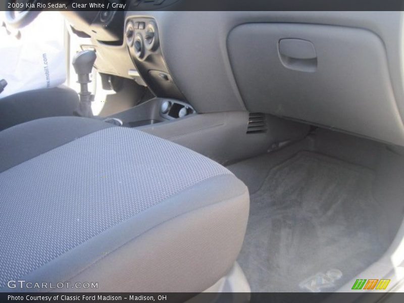 Clear White / Gray 2009 Kia Rio Sedan