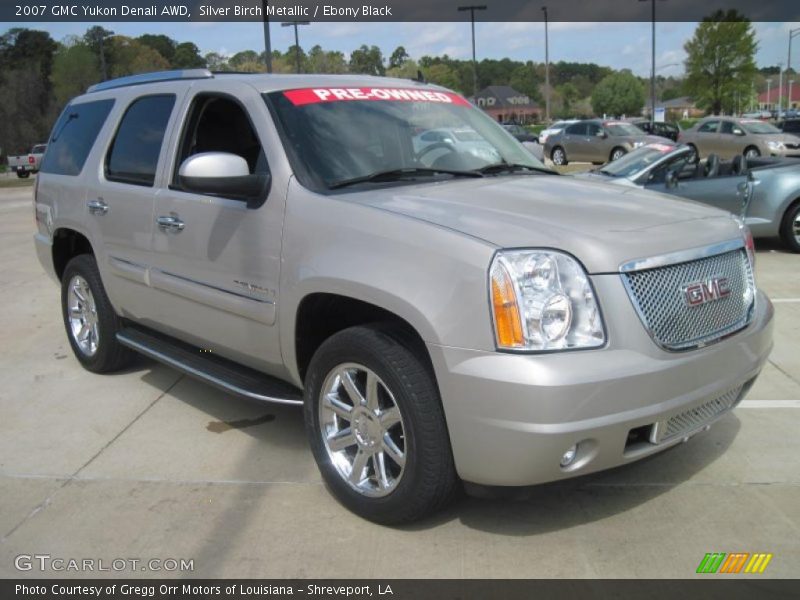 Silver Birch Metallic / Ebony Black 2007 GMC Yukon Denali AWD