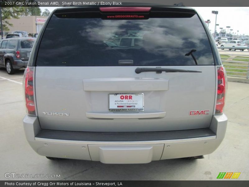 Silver Birch Metallic / Ebony Black 2007 GMC Yukon Denali AWD