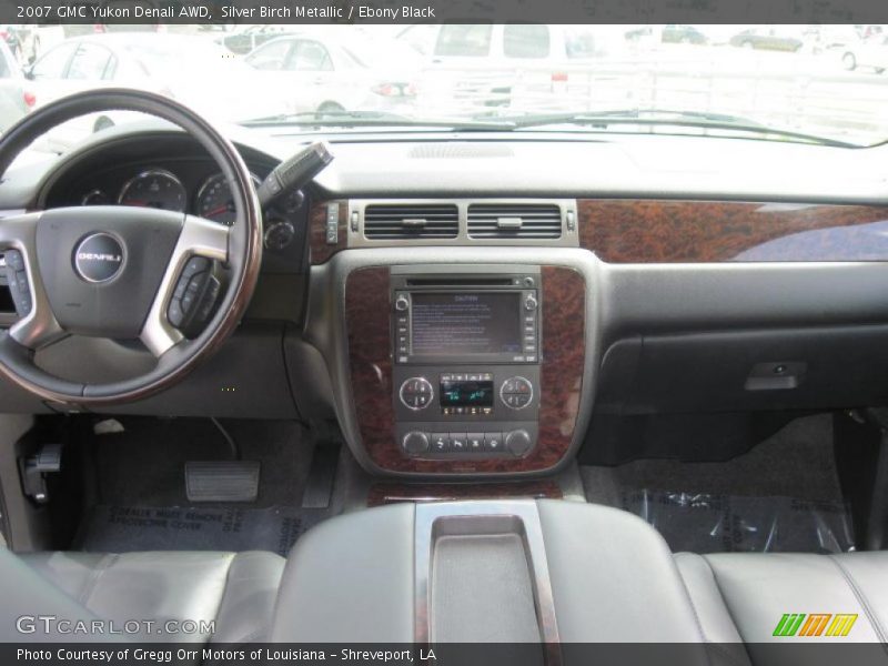 Silver Birch Metallic / Ebony Black 2007 GMC Yukon Denali AWD