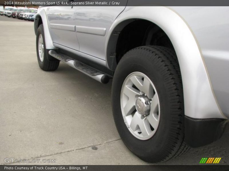 Soprano Silver Metallic / Gray 2004 Mitsubishi Montero Sport LS 4x4
