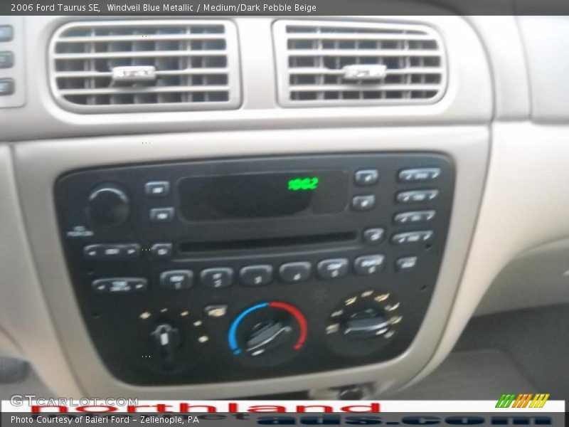Windveil Blue Metallic / Medium/Dark Pebble Beige 2006 Ford Taurus SE
