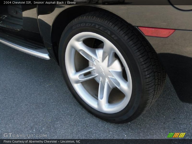 Smokin' Asphalt Black / Ebony 2004 Chevrolet SSR