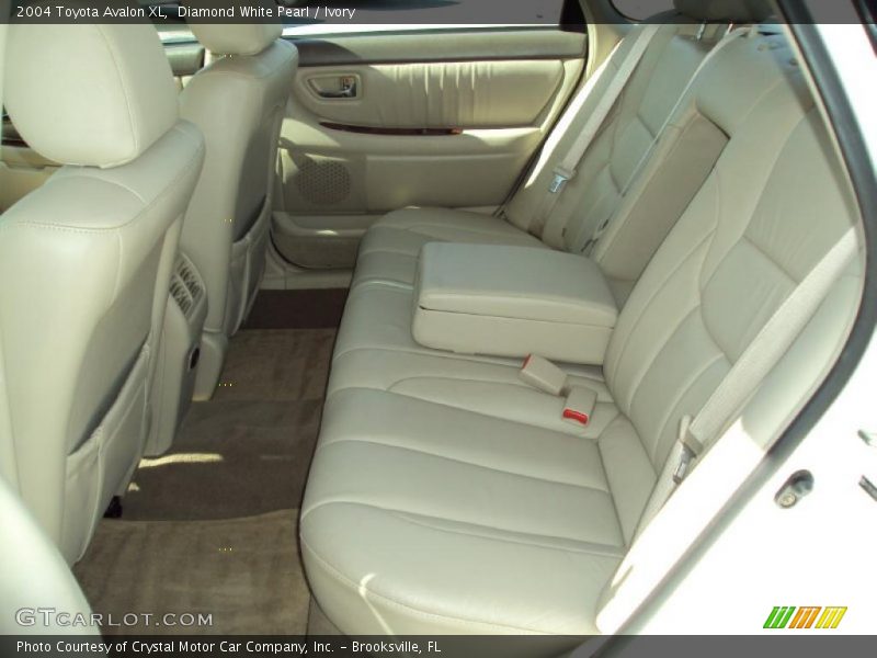 Diamond White Pearl / Ivory 2004 Toyota Avalon XL