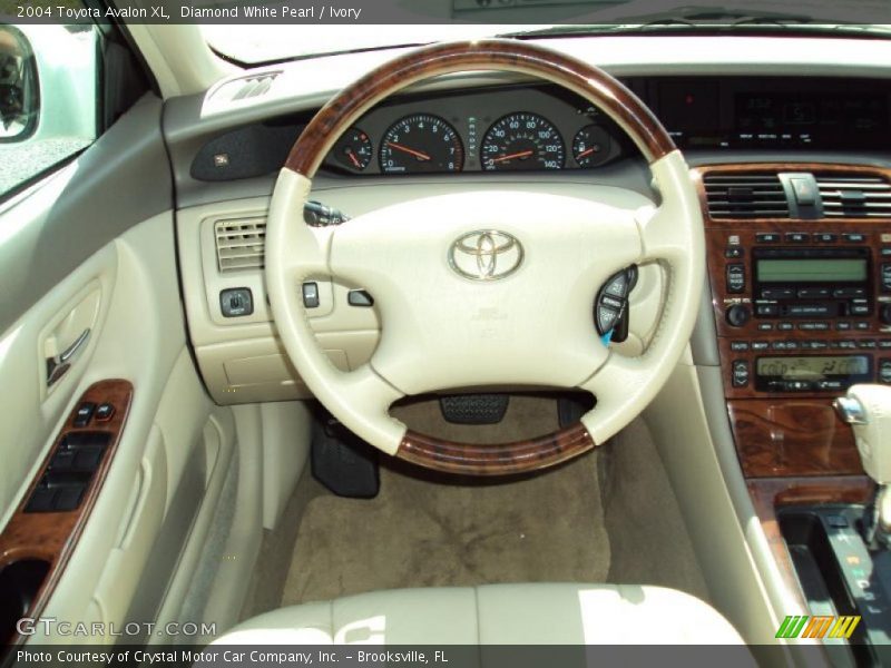 Diamond White Pearl / Ivory 2004 Toyota Avalon XL