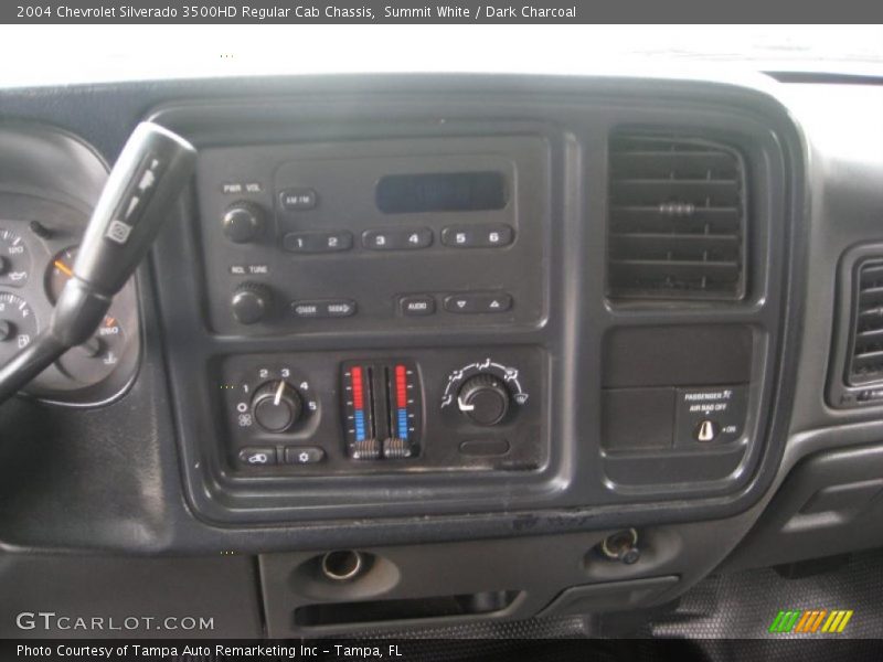 Summit White / Dark Charcoal 2004 Chevrolet Silverado 3500HD Regular Cab Chassis