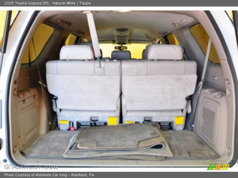 Natural White / Taupe 2005 Toyota Sequoia SR5