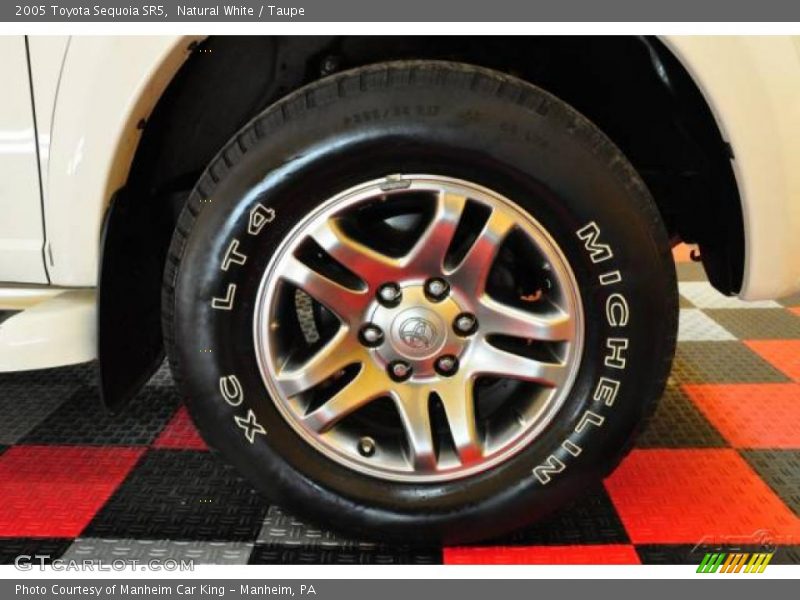 Natural White / Taupe 2005 Toyota Sequoia SR5