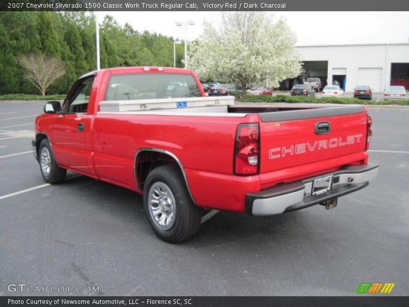 Victory Red / Dark Charcoal 2007 Chevrolet Silverado 1500 Classic Work Truck Regular Cab