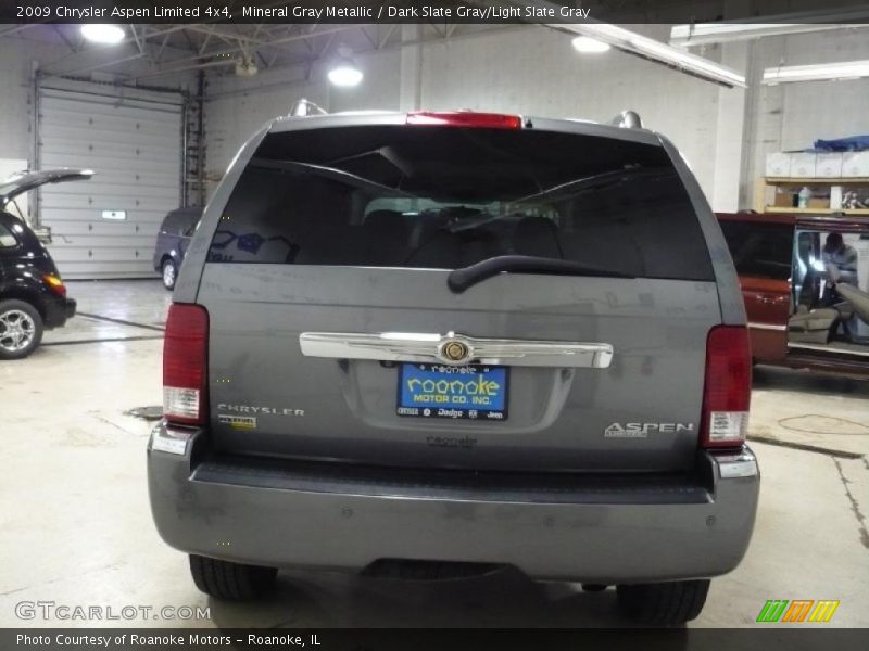 Mineral Gray Metallic / Dark Slate Gray/Light Slate Gray 2009 Chrysler Aspen Limited 4x4