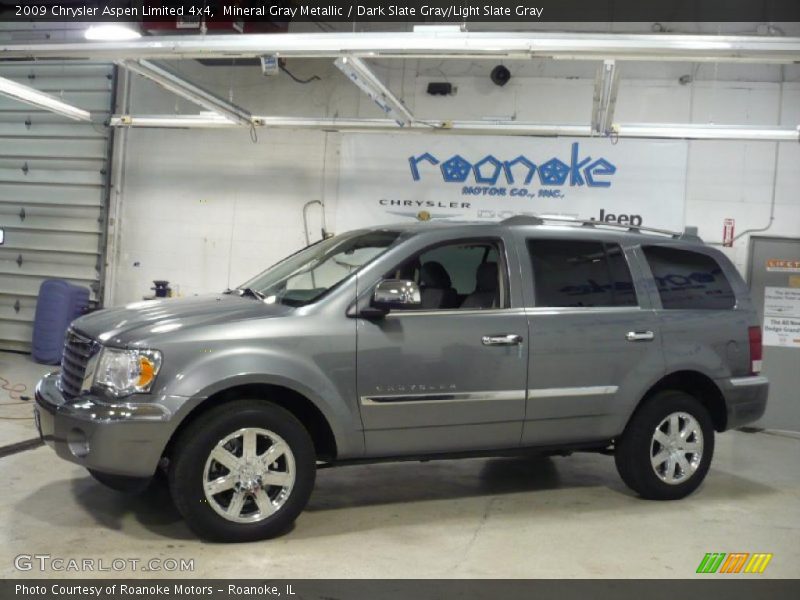 Mineral Gray Metallic / Dark Slate Gray/Light Slate Gray 2009 Chrysler Aspen Limited 4x4