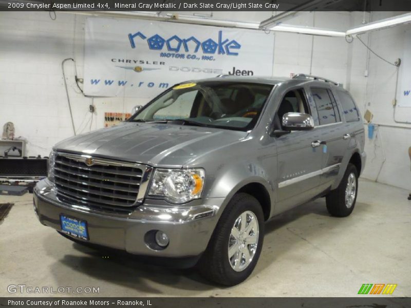 Mineral Gray Metallic / Dark Slate Gray/Light Slate Gray 2009 Chrysler Aspen Limited 4x4