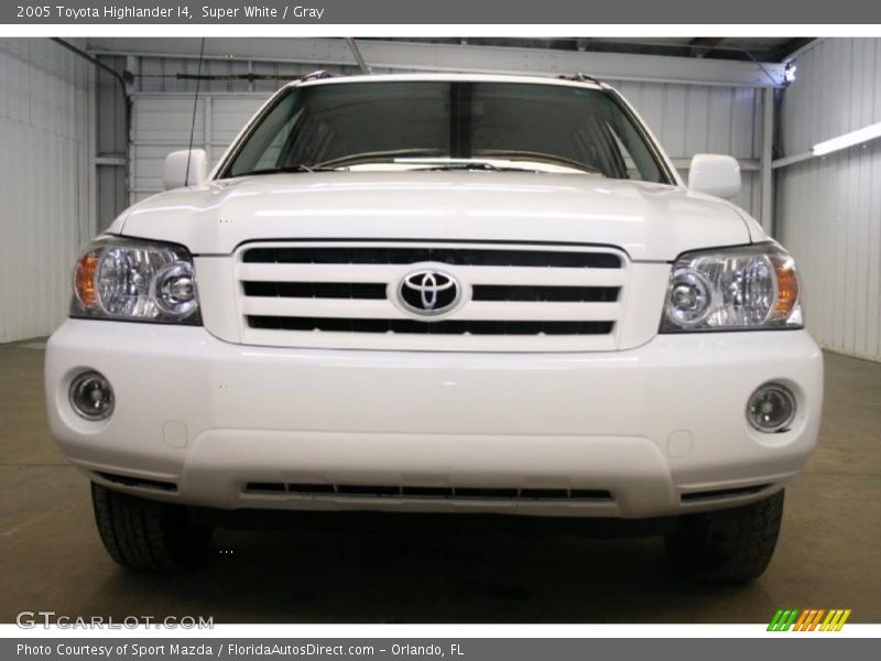 Super White / Gray 2005 Toyota Highlander I4