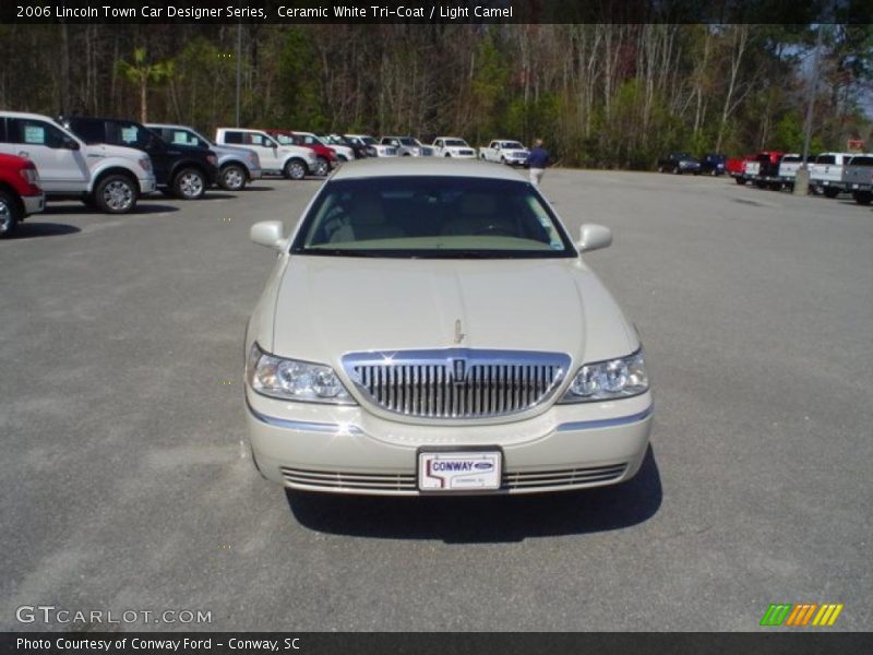 Ceramic White Tri-Coat / Light Camel 2006 Lincoln Town Car Designer Series