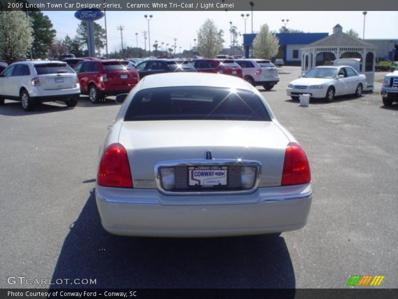 Ceramic White Tri-Coat / Light Camel 2006 Lincoln Town Car Designer Series