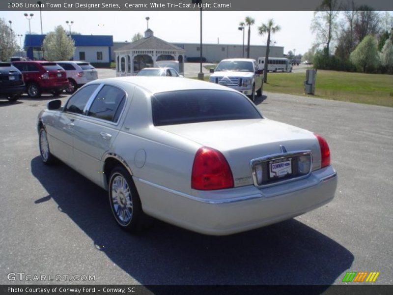 Ceramic White Tri-Coat / Light Camel 2006 Lincoln Town Car Designer Series
