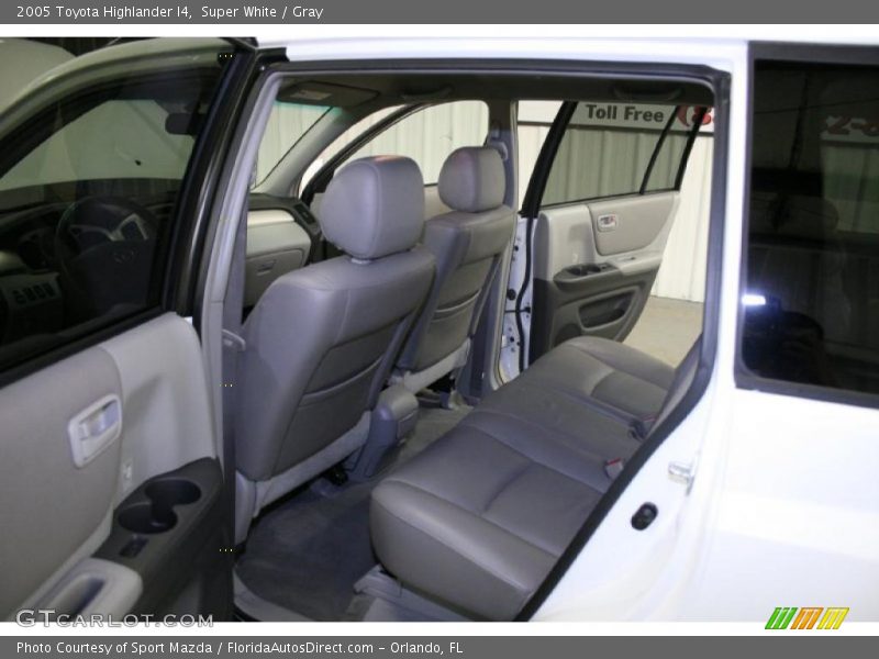Super White / Gray 2005 Toyota Highlander I4