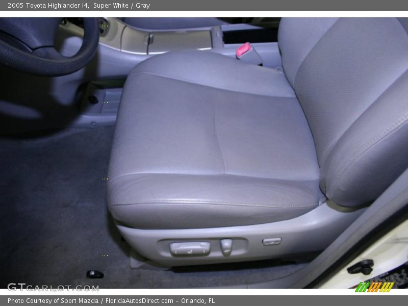 Super White / Gray 2005 Toyota Highlander I4