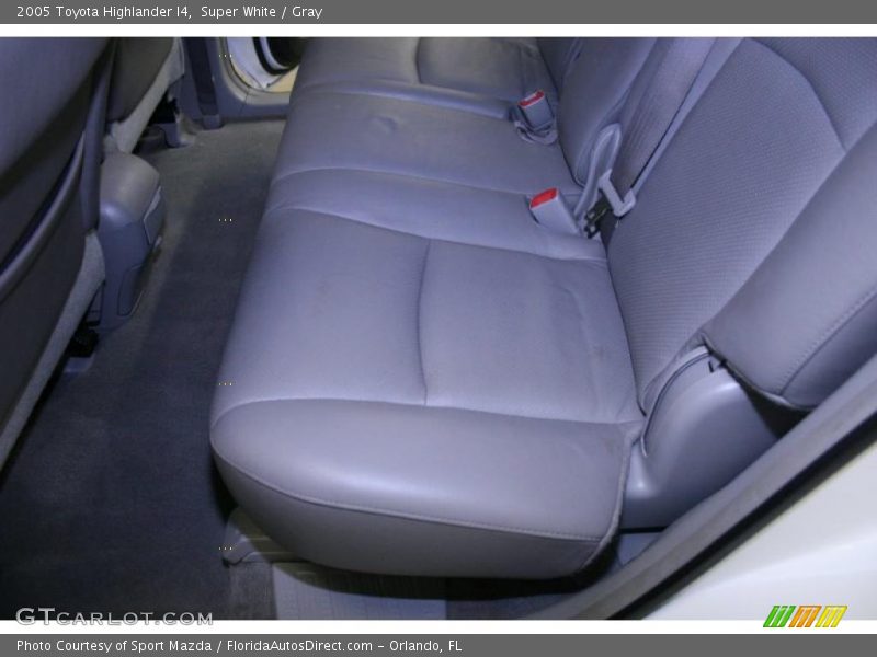 Super White / Gray 2005 Toyota Highlander I4