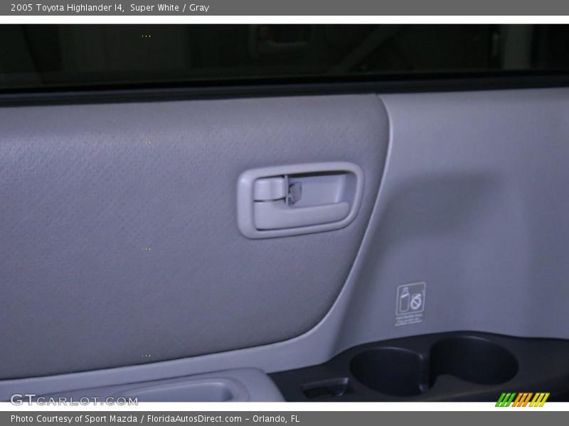Super White / Gray 2005 Toyota Highlander I4