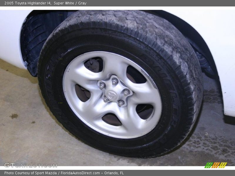 Super White / Gray 2005 Toyota Highlander I4
