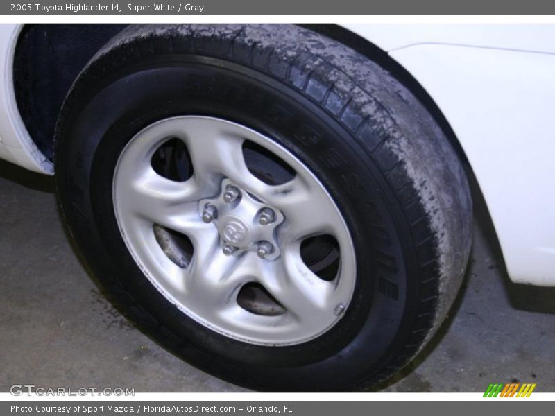Super White / Gray 2005 Toyota Highlander I4