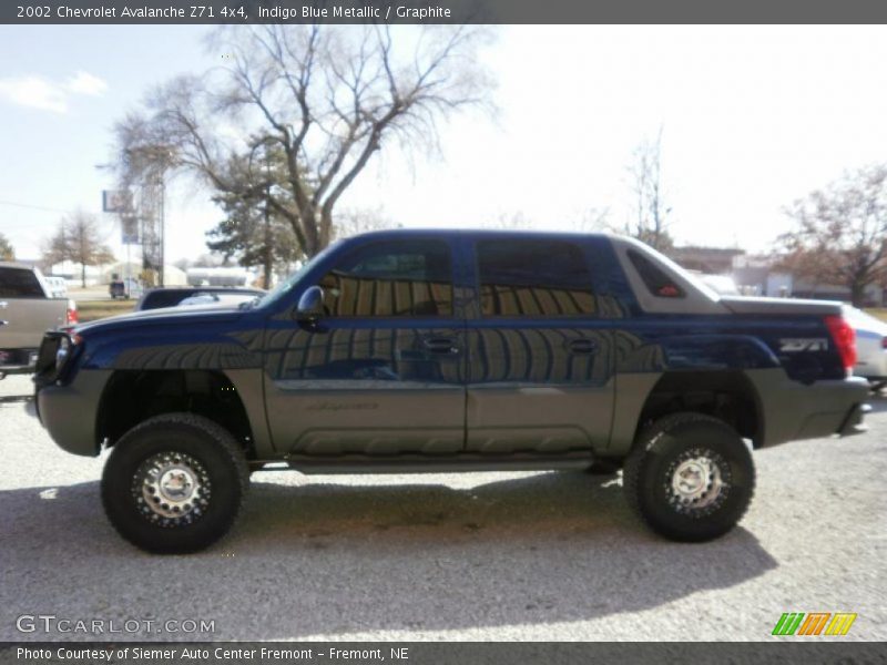 Indigo Blue Metallic / Graphite 2002 Chevrolet Avalanche Z71 4x4