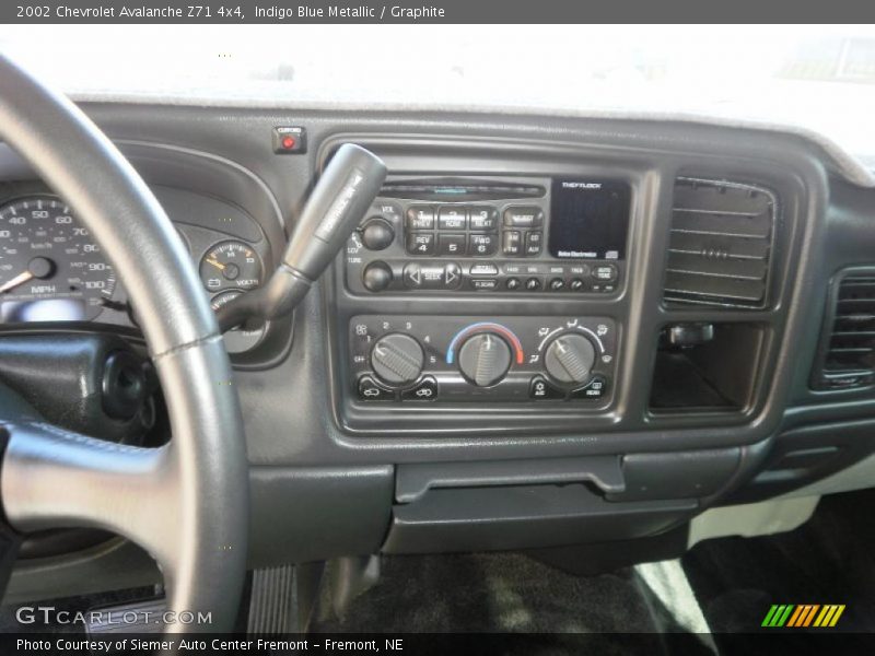 Indigo Blue Metallic / Graphite 2002 Chevrolet Avalanche Z71 4x4