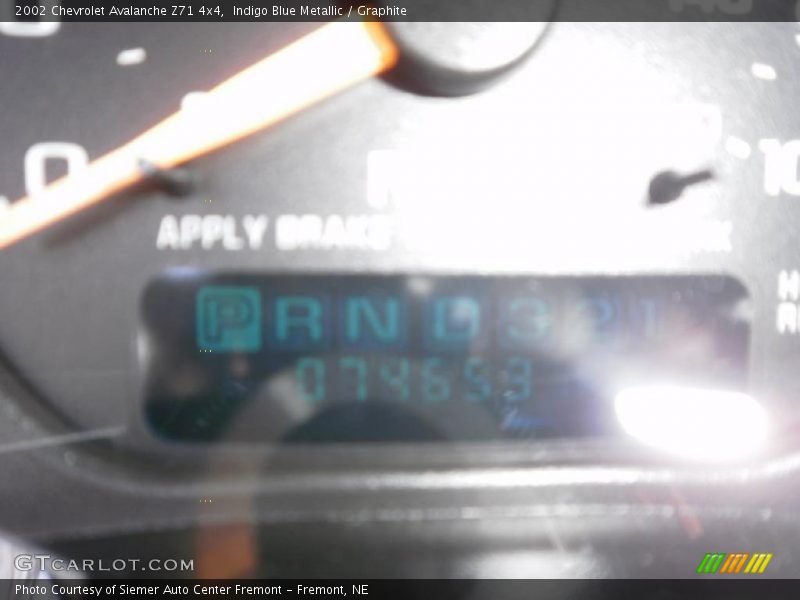 Indigo Blue Metallic / Graphite 2002 Chevrolet Avalanche Z71 4x4