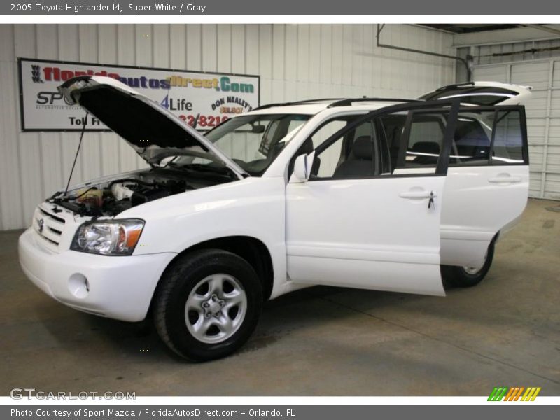 Super White / Gray 2005 Toyota Highlander I4