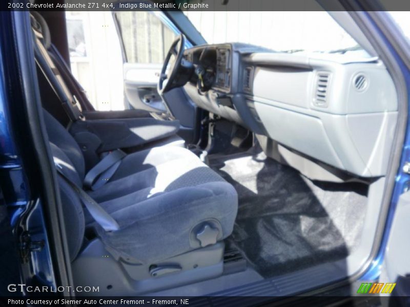 Indigo Blue Metallic / Graphite 2002 Chevrolet Avalanche Z71 4x4