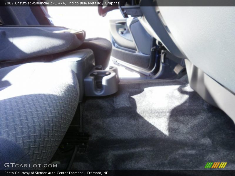 Indigo Blue Metallic / Graphite 2002 Chevrolet Avalanche Z71 4x4