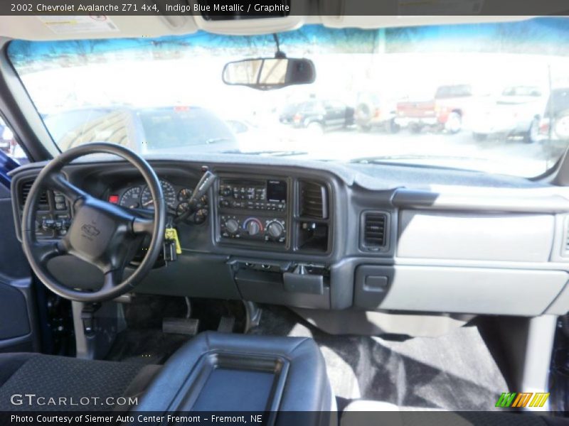 Indigo Blue Metallic / Graphite 2002 Chevrolet Avalanche Z71 4x4