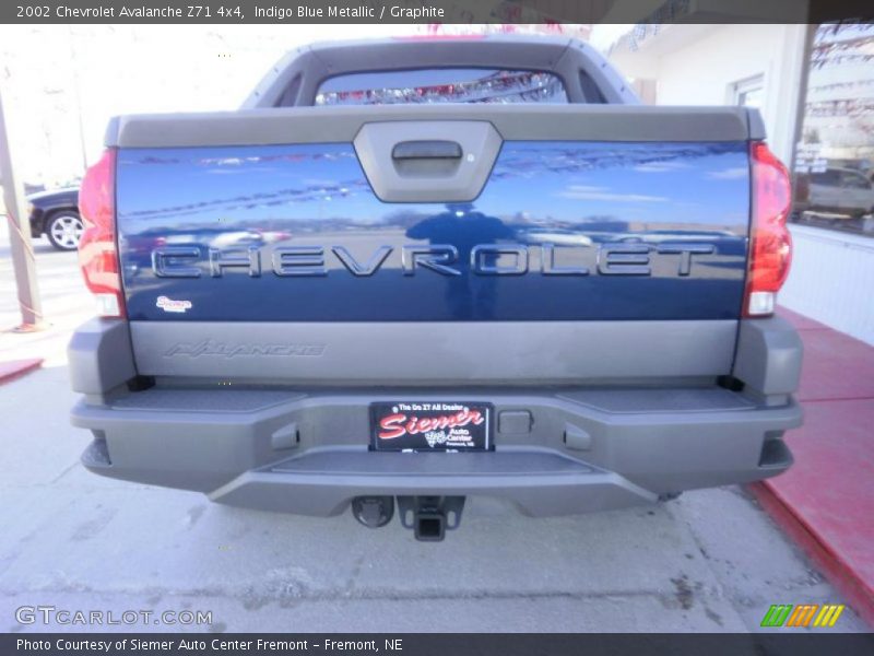 Indigo Blue Metallic / Graphite 2002 Chevrolet Avalanche Z71 4x4