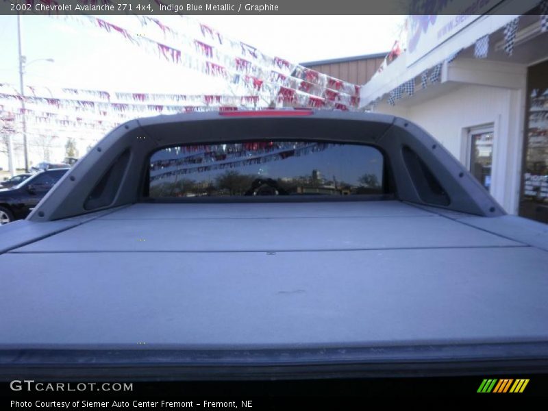 Indigo Blue Metallic / Graphite 2002 Chevrolet Avalanche Z71 4x4