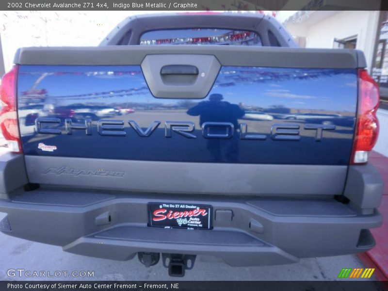 Indigo Blue Metallic / Graphite 2002 Chevrolet Avalanche Z71 4x4