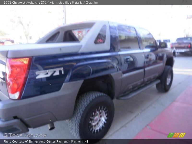 Indigo Blue Metallic / Graphite 2002 Chevrolet Avalanche Z71 4x4