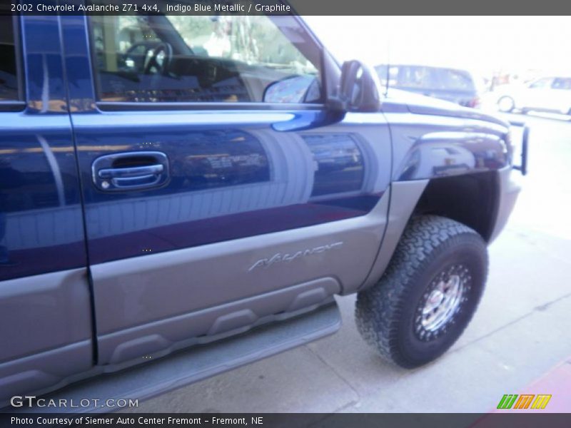 Indigo Blue Metallic / Graphite 2002 Chevrolet Avalanche Z71 4x4