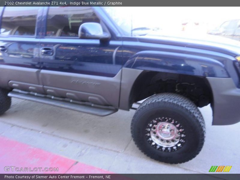 Indigo Blue Metallic / Graphite 2002 Chevrolet Avalanche Z71 4x4