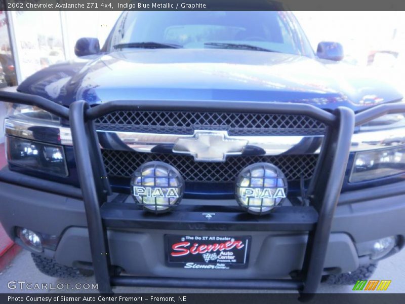 Indigo Blue Metallic / Graphite 2002 Chevrolet Avalanche Z71 4x4