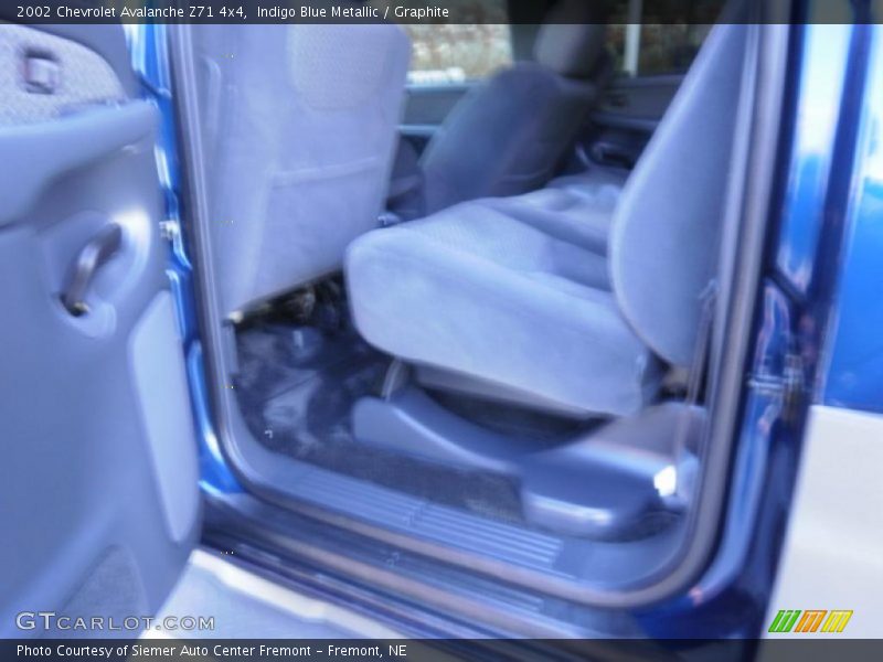 Indigo Blue Metallic / Graphite 2002 Chevrolet Avalanche Z71 4x4