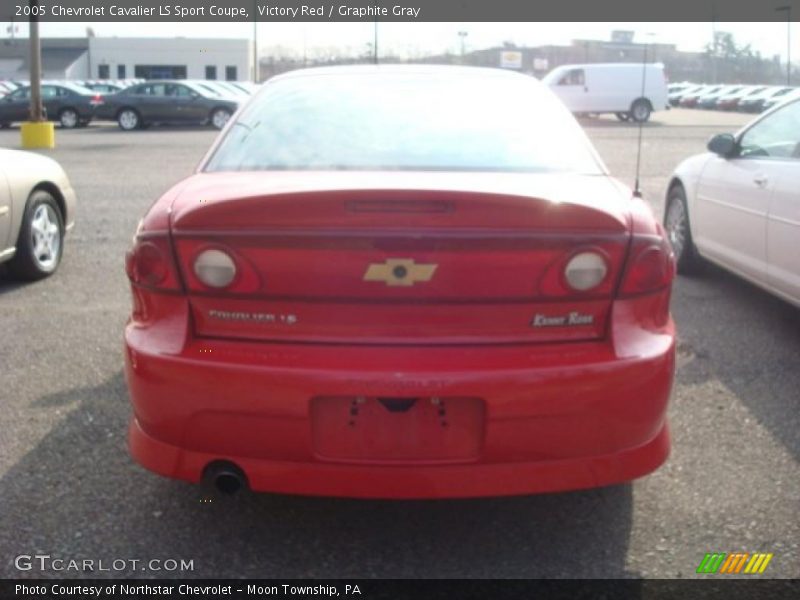 Victory Red / Graphite Gray 2005 Chevrolet Cavalier LS Sport Coupe