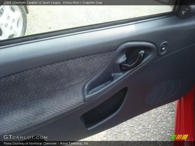 Victory Red / Graphite Gray 2005 Chevrolet Cavalier LS Sport Coupe