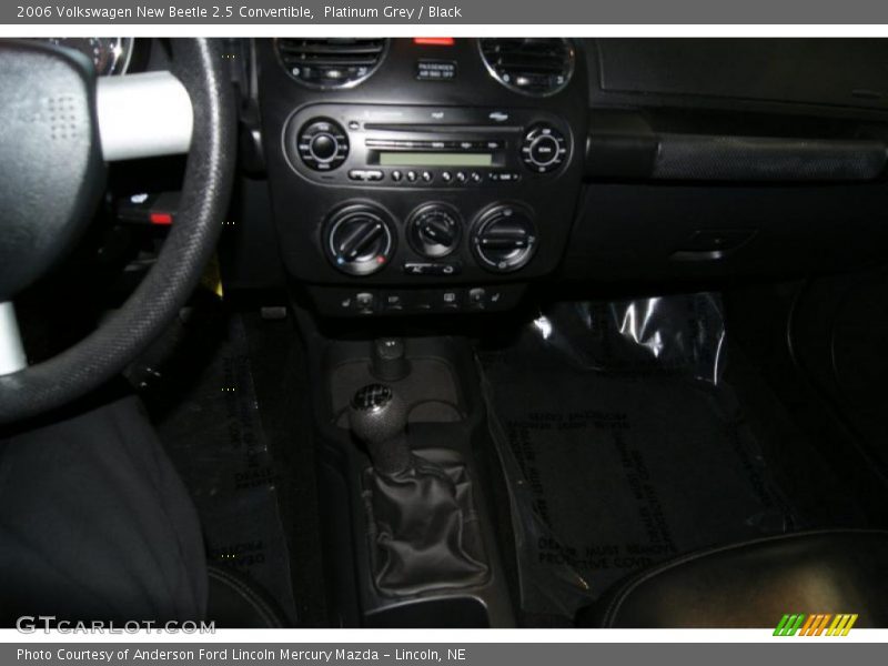 Platinum Grey / Black 2006 Volkswagen New Beetle 2.5 Convertible
