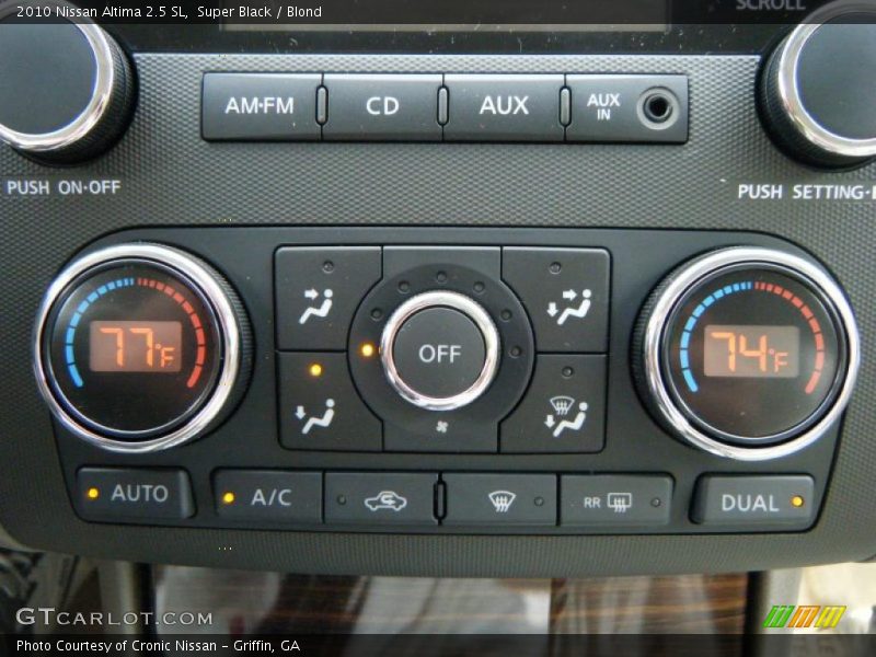 Super Black / Blond 2010 Nissan Altima 2.5 SL