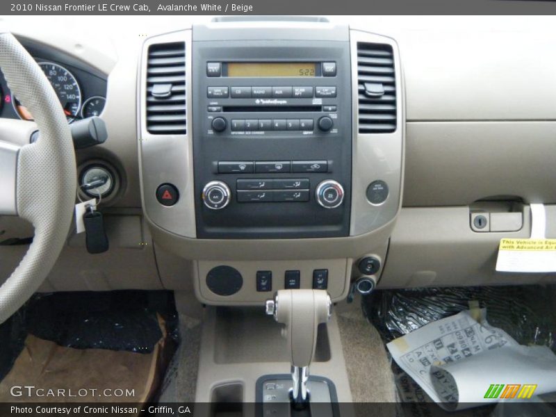 Avalanche White / Beige 2010 Nissan Frontier LE Crew Cab