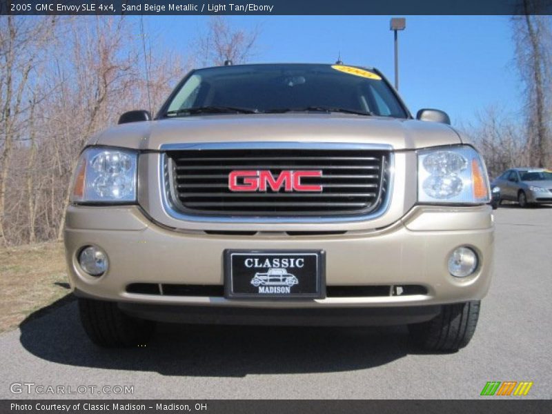 Sand Beige Metallic / Light Tan/Ebony 2005 GMC Envoy SLE 4x4