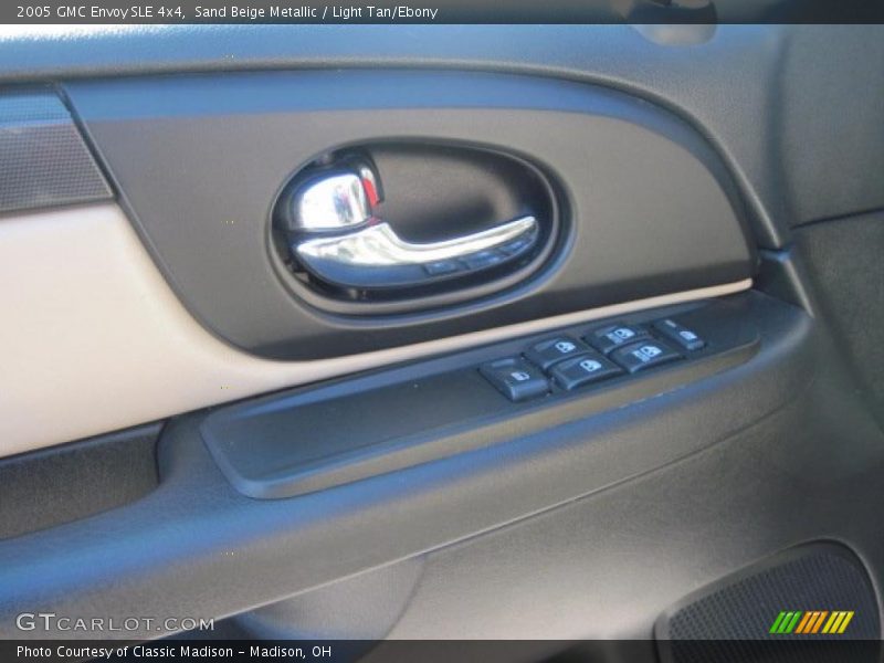 Sand Beige Metallic / Light Tan/Ebony 2005 GMC Envoy SLE 4x4
