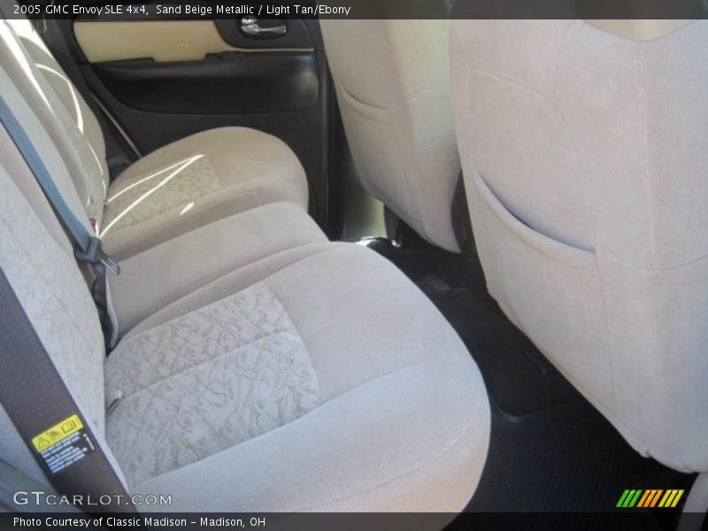 Sand Beige Metallic / Light Tan/Ebony 2005 GMC Envoy SLE 4x4